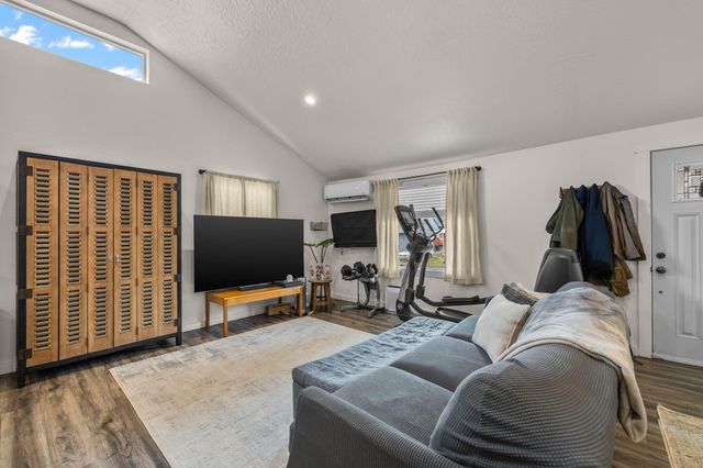 242 NW 1st Avenue, John Day, OR 97845