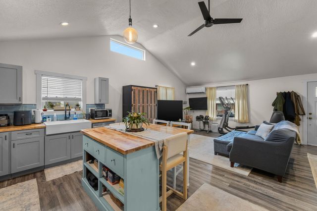 242 NW 1st Avenue, John Day, OR 97845