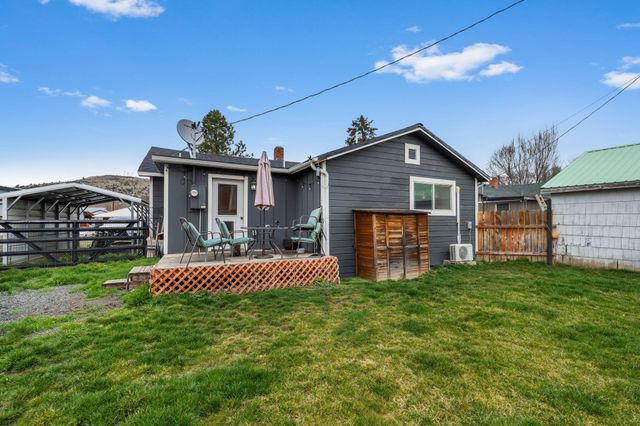 242 NW 1st Avenue, John Day, OR 97845