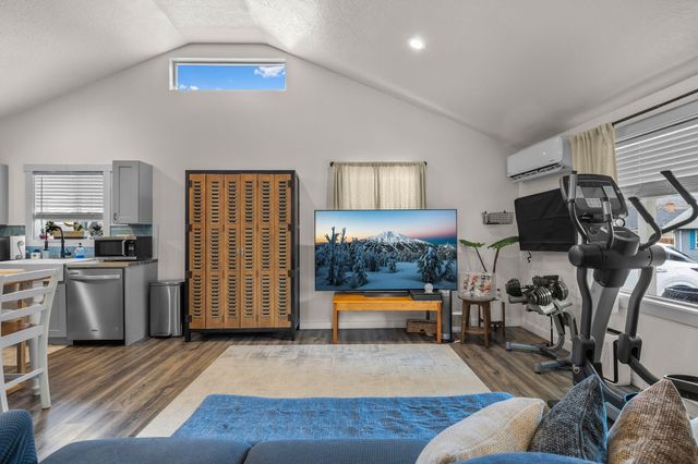 242 NW 1st Avenue, John Day, OR 97845