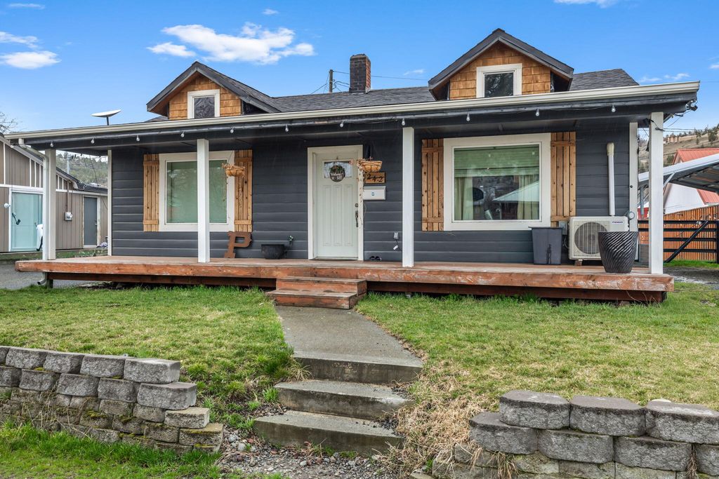 242 NW 1st Avenue, John Day, OR 97845
