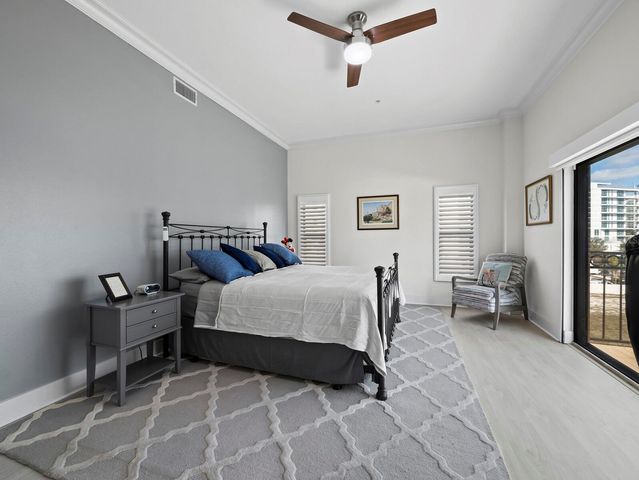 205 GOLDEN GATE POINT 401, Sarasota, FL 34236