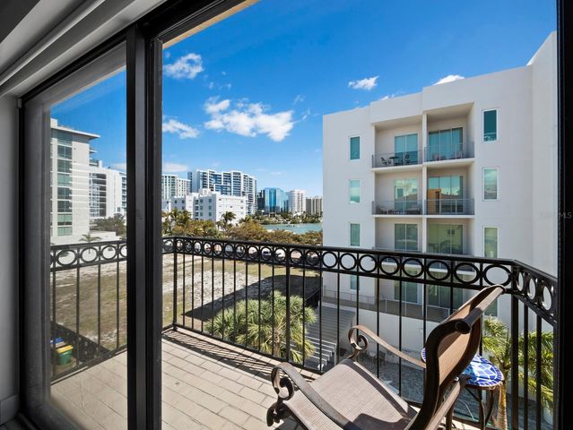 205 GOLDEN GATE POINT 401, Sarasota, FL 34236