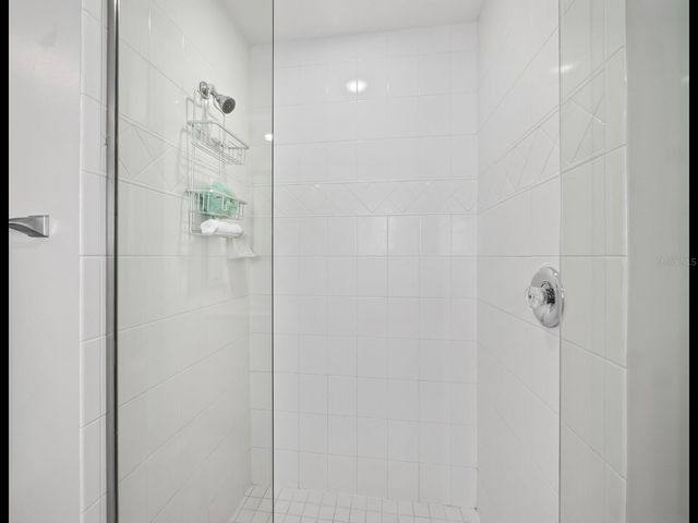 205 GOLDEN GATE POINT 401, Sarasota, FL 34236