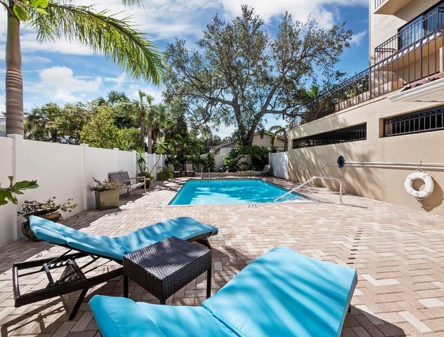 205 GOLDEN GATE POINT 401, Sarasota, FL 34236