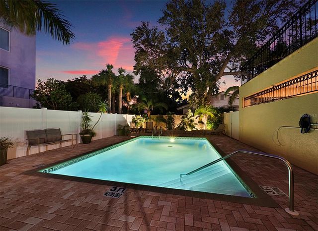 205 GOLDEN GATE POINT 401, Sarasota, FL 34236