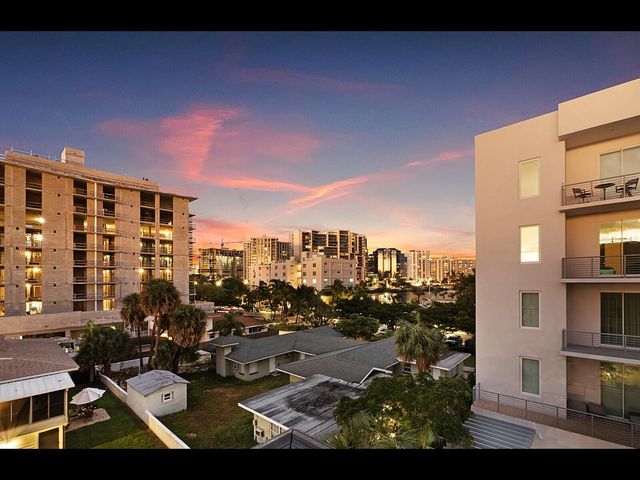 205 GOLDEN GATE POINT 401, Sarasota, FL 34236