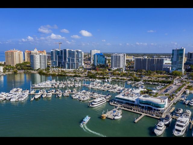 205 GOLDEN GATE POINT 401, Sarasota, FL 34236