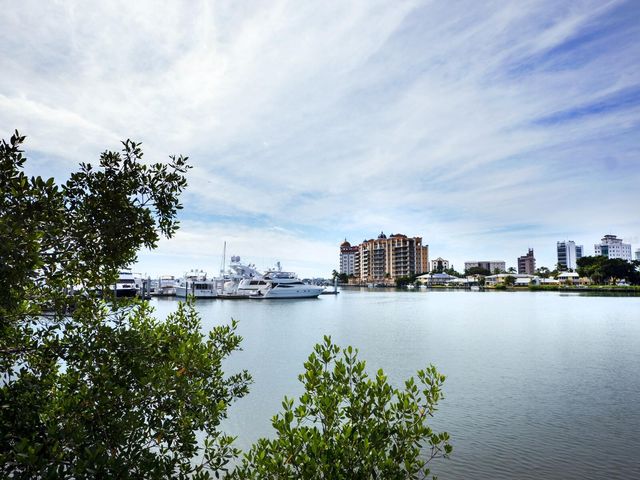 205 GOLDEN GATE POINT 401, Sarasota, FL 34236