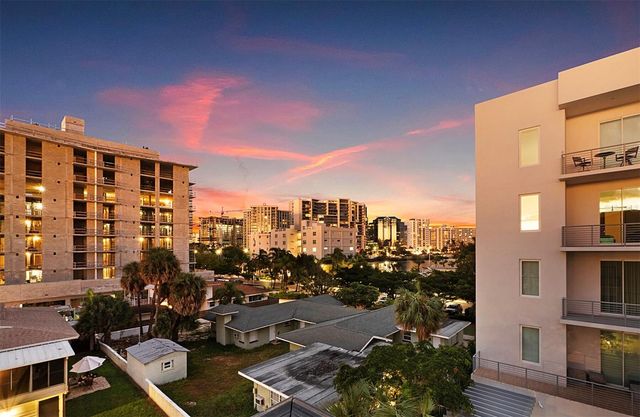 205 GOLDEN GATE POINT 401, Sarasota, FL 34236