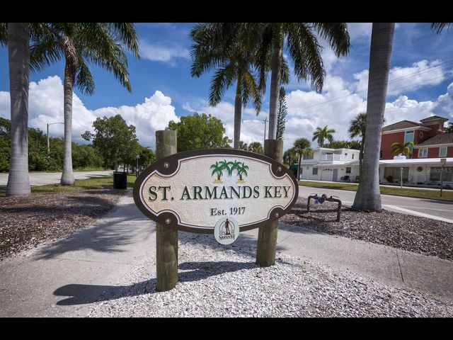 205 GOLDEN GATE POINT 401, Sarasota, FL 34236