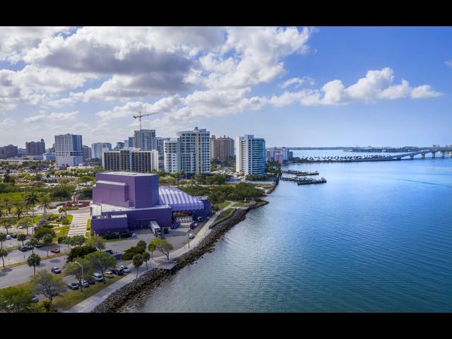 205 GOLDEN GATE POINT 401, Sarasota, FL 34236