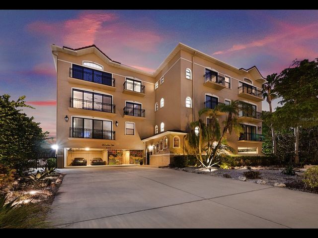 205 GOLDEN GATE POINT 401, Sarasota, FL 34236