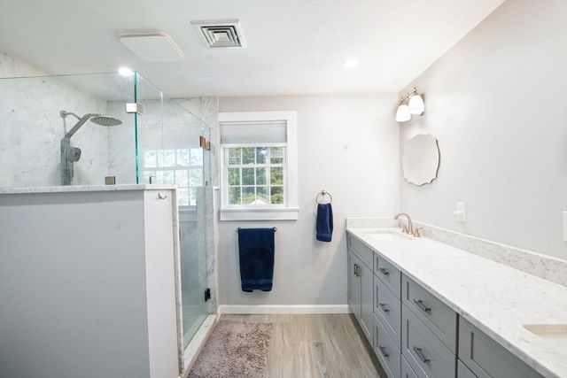 10 Hunters Trl, Sandwich, MA 02563