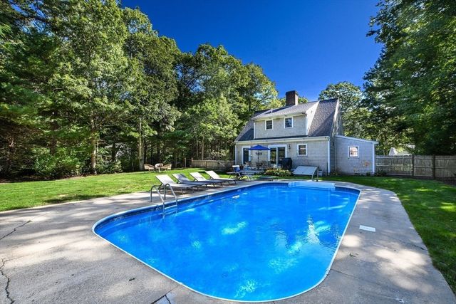 10 Hunters Trl, Sandwich, MA 02563