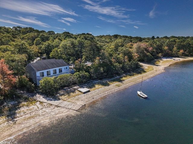 10 Hunters Trl, Sandwich, MA 02563