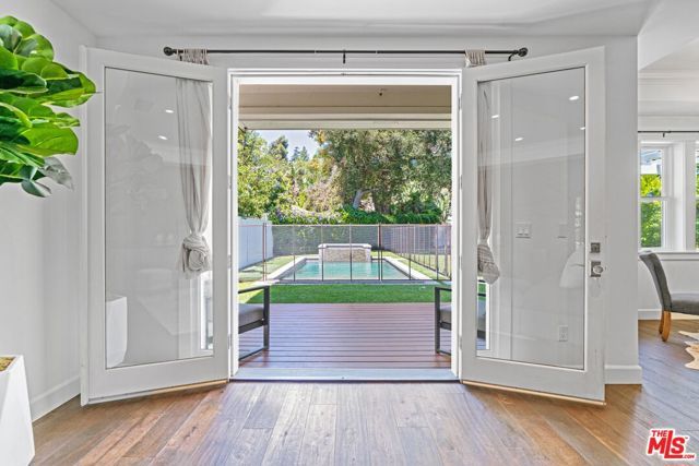 14917 VALLEY VISTA Boulevard, Sherman Oaks, CA 91403