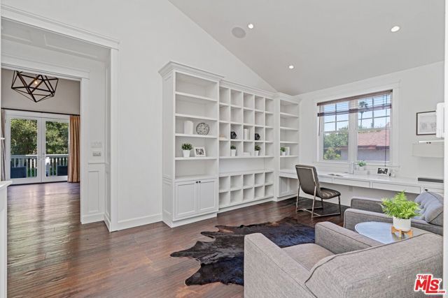 14917 VALLEY VISTA Boulevard, Sherman Oaks, CA 91403