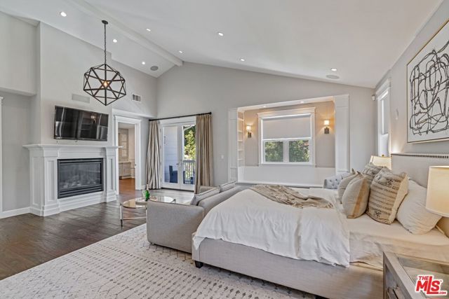 14917 VALLEY VISTA Boulevard, Sherman Oaks, CA 91403