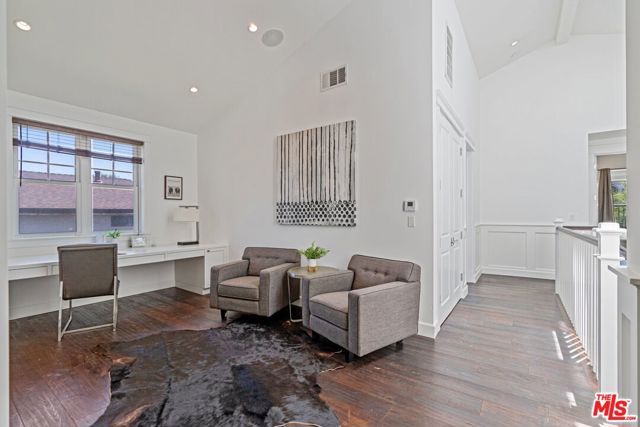 14917 VALLEY VISTA Boulevard, Sherman Oaks, CA 91403