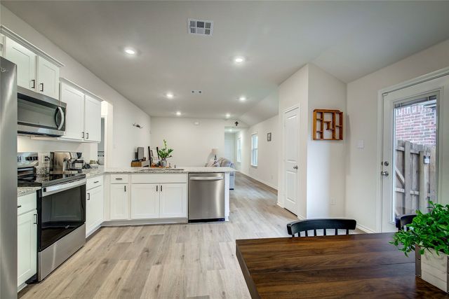 1812 Chandelier Crossing, Crandall, TX 75114