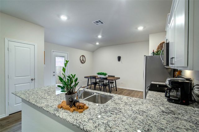 1812 Chandelier Crossing, Crandall, TX 75114