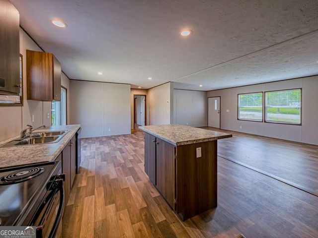 18 Karen Drive, Enigma, GA 31749