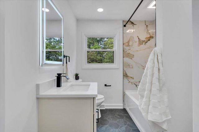 2117 Bailey AVE, Salem, VA 24153