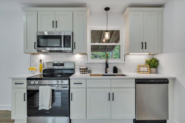2117 Bailey AVE, Salem, VA 24153