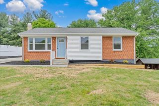 2117 Bailey AVE, Salem, VA 24153