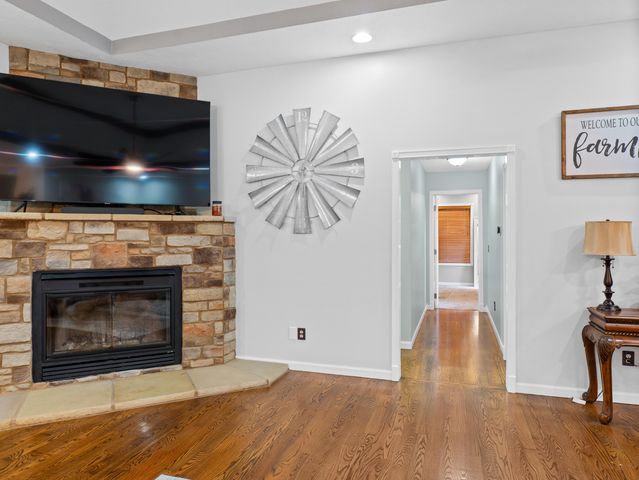 1199 N Sha-Ree Lane, Bolivar, MO 65613