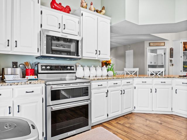 1199 N Sha-Ree Lane, Bolivar, MO 65613