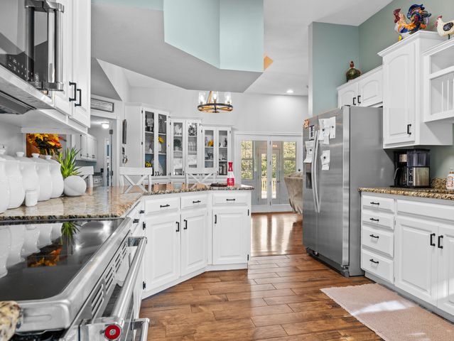 1199 N Sha-Ree Lane, Bolivar, MO 65613