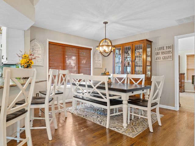 1199 N Sha-Ree Lane, Bolivar, MO 65613