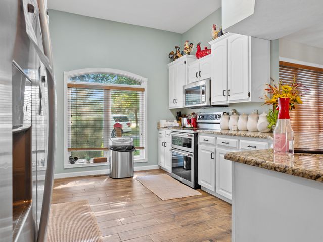 1199 N Sha-Ree Lane, Bolivar, MO 65613