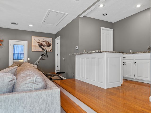 1199 N Sha-Ree Lane, Bolivar, MO 65613