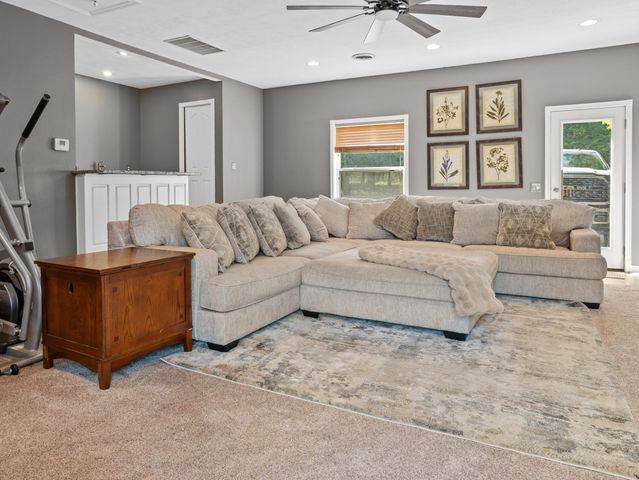 1199 N Sha-Ree Lane, Bolivar, MO 65613