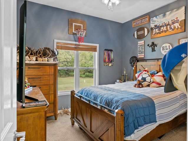 1199 N Sha-Ree Lane, Bolivar, MO 65613