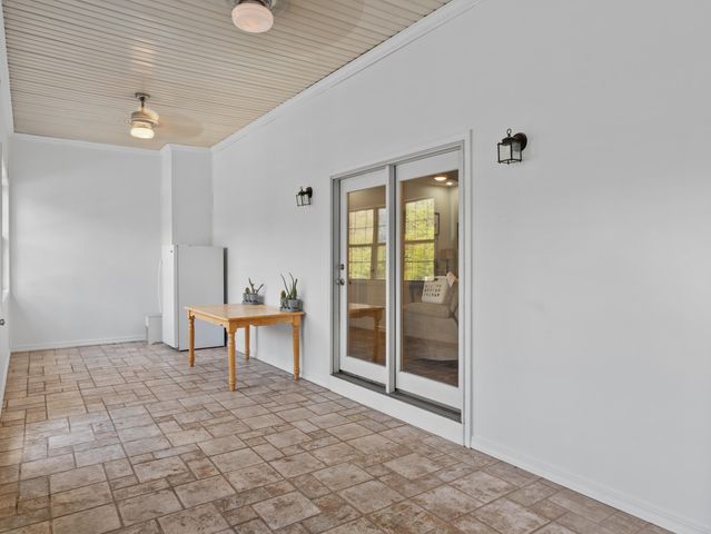 1199 N Sha-Ree Lane, Bolivar, MO 65613