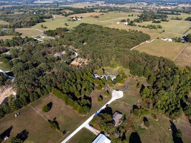 1199 N Sha-Ree Lane, Bolivar, MO 65613