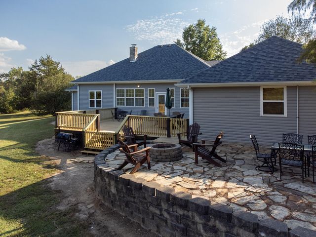 1199 N Sha-Ree Lane, Bolivar, MO 65613