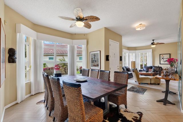 11 LAGUNA COURT, Palm Coast, FL 32137