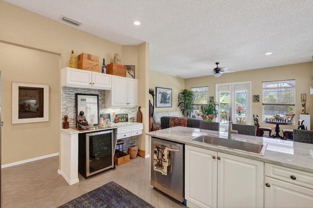 11 LAGUNA COURT, Palm Coast, FL 32137