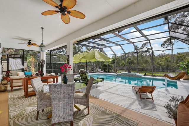 11 LAGUNA COURT, Palm Coast, FL 32137