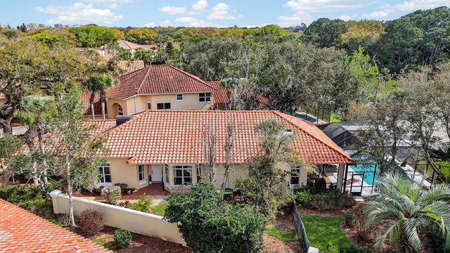 11 LAGUNA COURT, Palm Coast, FL 32137