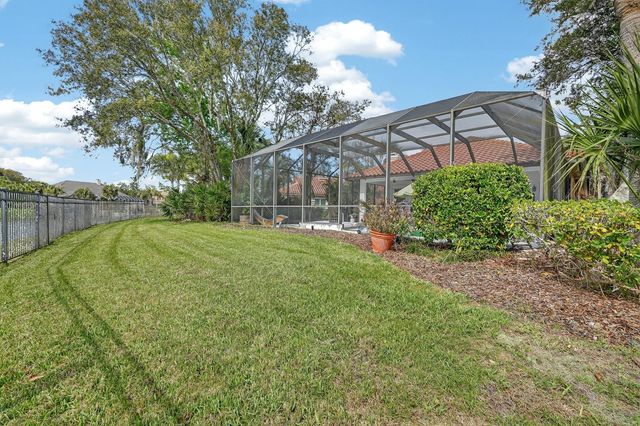 11 LAGUNA COURT, Palm Coast, FL 32137