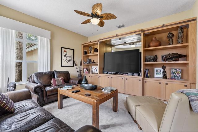 11 LAGUNA COURT, Palm Coast, FL 32137