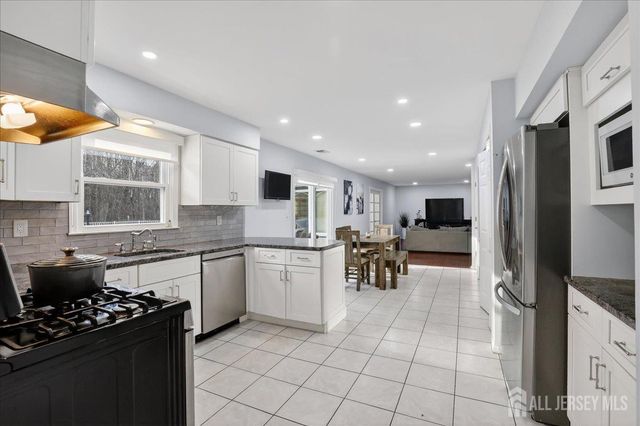 11 millburn Court, Old Bridge, NJ 08857