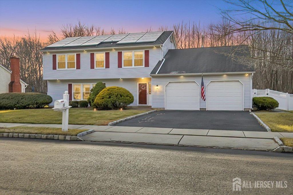 11 millburn Court, Old Bridge, NJ 08857