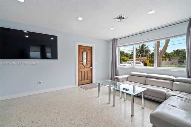 644 SW 7th Ct 0, Hallandale Beach, FL 33009